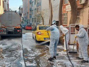 Sokaklarda dezenfeksiyon çalışması