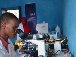 TİKA’dan Somali’deki hastaneye laboratuvar malzemesi desteği
