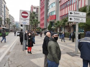 Mesai başlamadan vatandaşlar vergi dairesine akın etti