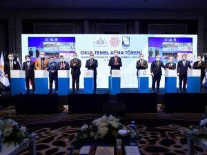 Milli Eğitim Bakanı Ziya Selçuk İstanbul’da 6 okulun temel atma töreni programına katıldı