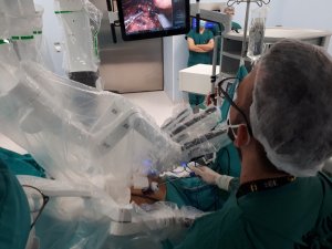 Şehir hastanesinde pandemi döneminde robotik cerrahi ameliyatı