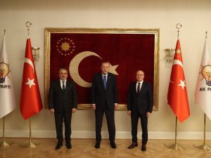 AK Parti Bursa’da bayrağı Davut Gürkan devraldı