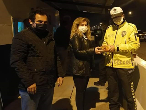 Çine MHP’den polislere tatlı ikramı