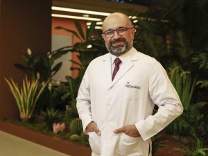 Uzmandan, “Telefon ve bilgisayar elinizi felç etmesin” uyarısı