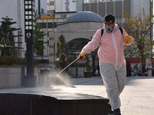 Mersin’de her yer dezenfekte ediliyor