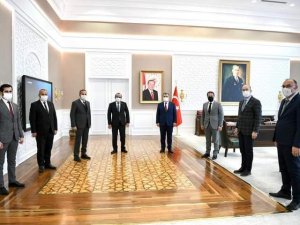 Hakkari heyetinden Sağlık Bakanı Fahrettin Koca’ya ziyaret