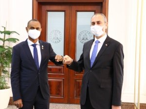 Adalet Bakanı Gül, Somalili mevkidaşı ile bir araya geldi