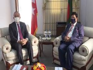 Bakan Çavuşoğlu, Bangladeşli mevkidaşı Momen ile görüştü