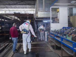 Tarsus Sanayi Sitesi Büyükşehir Belediyesi ekiplerince dezenfekte edildi