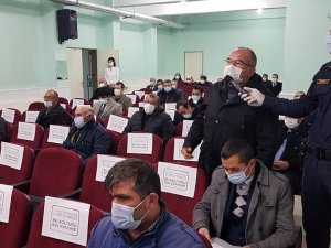 Vali Polat muhtarlarla bir araya geldi