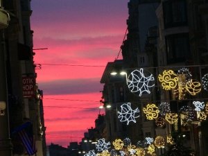 İstiklal Caddesi’nde gün batımı manzarası hayran bıraktı