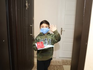 Menderes Belediyesinden öğrencilere yılbaşı hediyesi