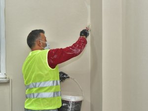 Esenyurt’ta muhtarlık binaları ve sağlık ocaklarının tadilatları yapılıyor