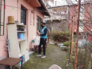 Sokağa çıkma kısıtlamalarında Sultanbeyli Belediyesi ve gençlerden  “Gönüllüler Timi”