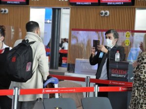 İngiltere’ye ilk tahliye uçuşu yapıldı