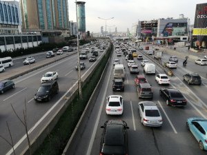 56 saat sürecek kısıtlama öncesi E-5’te trafik yoğunluğu