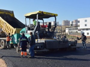Aliağa’da asfalt çalışmaları devam ediyor