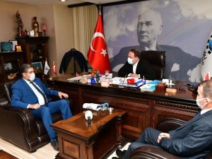 İzmir Servisçiler Odasından Başkan Utku Gümrükçü’ye teşekkür