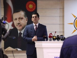 AK Parti İl Başkanlığına atanan Yücel Güngör bayrağı teslim aldı
