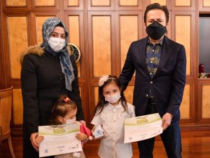 6 yaşındaki Zeynep’ten örnek davranış, kazandığı ödülü SMA hastalarına bağışladı