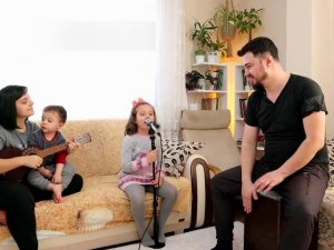Korona virüs kısıtlamasında ailece müzik grubu kurdular, izlenme rekoru kırdılar