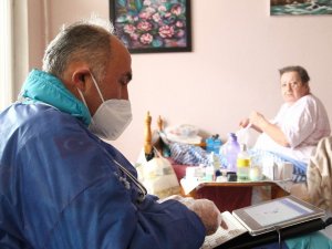 33 bin hastaya evde sağlık hizmeti