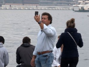 Turistlerin maskesiz mesafesiz İstanbul keyfi