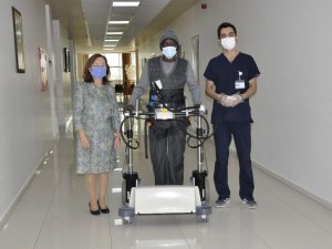 Geçirdiği felçten sonra aradığı tedaviyi Türkiye’de buldu