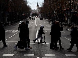 İspanya’da Covid-19’a bağlı can kaybı 50 bini aştı