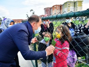 Küçük Bahçıvanlar Parkı’nda ilk hasat yapıldı