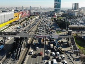 Kısıtlamaya 1 gün kala dikkat çeken trafik yoğunluğu