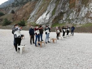 Özel Güvenlik ve Koruma Bölümü öğrencilerine silah atış eğitimi