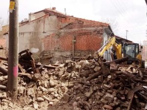 Kütahya’da 102 metruk binanın yıkımı tamamlandı