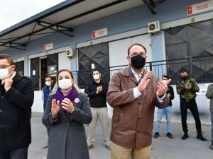 Çiğli Belediyesi şantiyesinde yeni yıl kutlaması