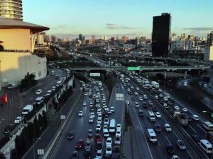 4 günlük kısıtlamaya saatler kala Mahmutbey Gişelerde yoğun trafik
