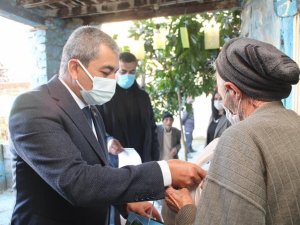 Koçarlı’da yaşlı çınarların yeni yıl yemekleri başkan Kaplan’dan