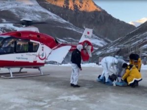 Kalp krizi geçiren kadının imdadına helikopter yetişti