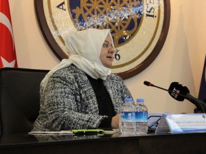 Bakan Selçuk:” Temel hedefimiz Türk İşaret Dili üzerinde çalışmalar yaparak sağlık, hukuk ve eğitim gibi farklı alanlarda terminoloji geliştirebilmek”
