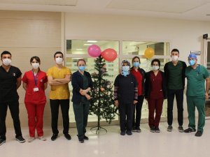 Covid yoğun bakım servisi çalışanları yeni yıla böyle girdi