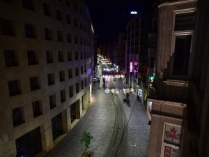 İstiklal Caddesi yılbaşında sessizliğe büründü