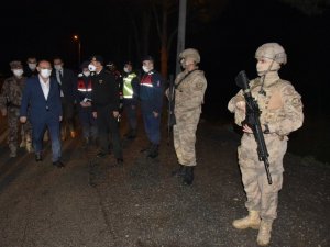 Vali Karadeniz yeni yılı çalışarak geçirenleri unutmadı