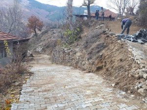 Kuyucak’ta parke taşı olmayan yol kalmıyor