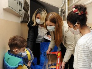Balçova’da salgın önlemleriyle vatandaşlara yeni yıl ziyareti