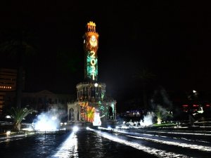 İzmir’de çevrim içi yılbaşı coşkusu