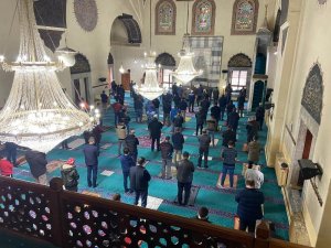 Afyonkarahisar’da yılın ilk cuma namazında camiler doldu taştı