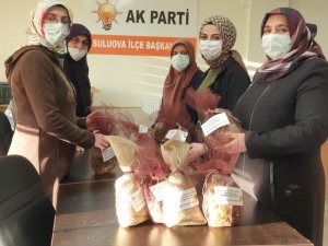 Amasyalı kadınlardan karantinadaki evlere şifa paketi