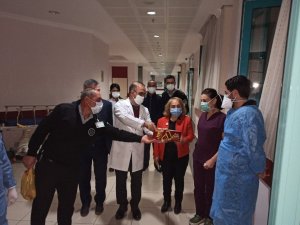 DÜ Hastanesi Başhekimi Akdağ’dan sağlık çalışanlarına yeni yıl ziyareti