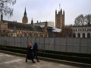 İngiltere’de son 24 saatte 53 bin 285 yeni korona vakası