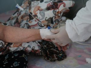 Büyükçekmece Belediyesi ekipleri, sokağa çıkmayan vatandaşların yardımına koştu