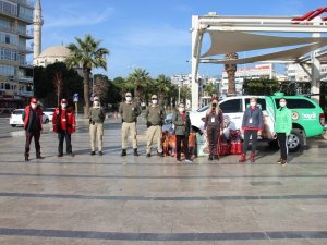 Can dostları elleri ile beslediler